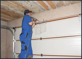 Garage Doors Store Repairs Escondido, CA 442-242-0015 - cont-gdr-door-repair-08m